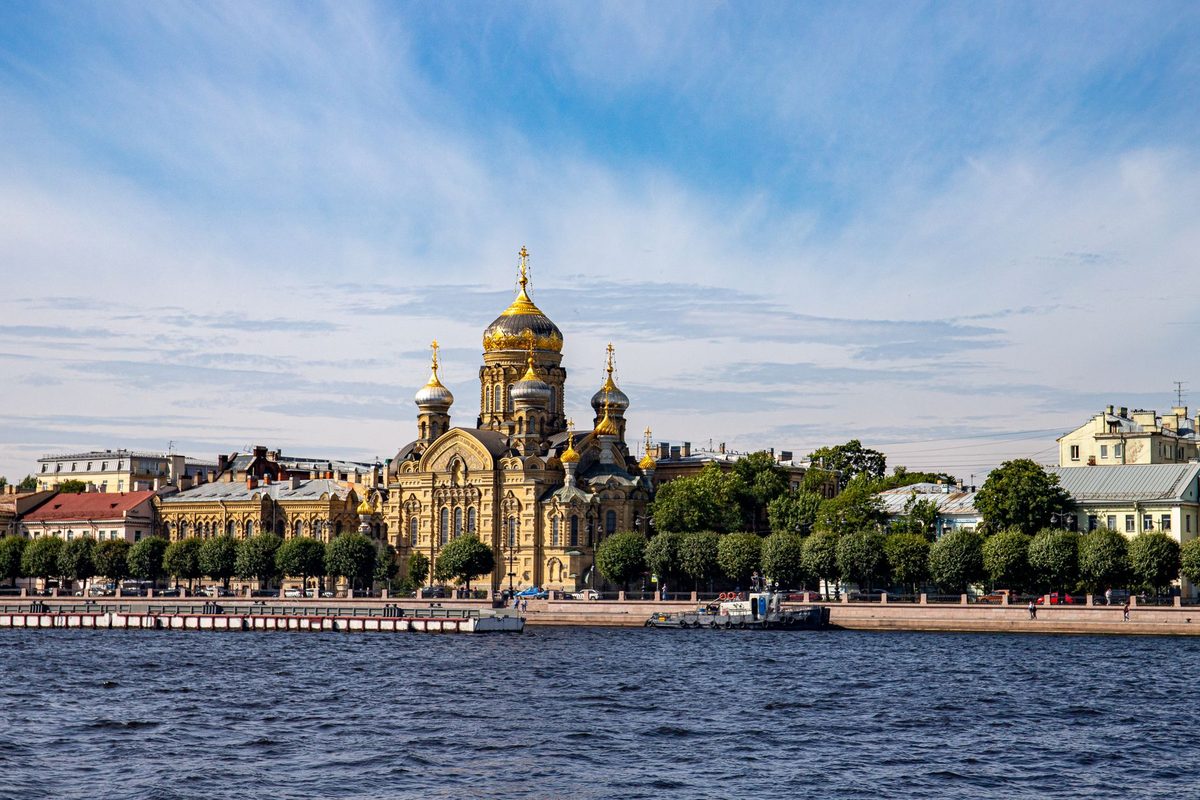 Дворцовая площадь в Санкт-Петербурге